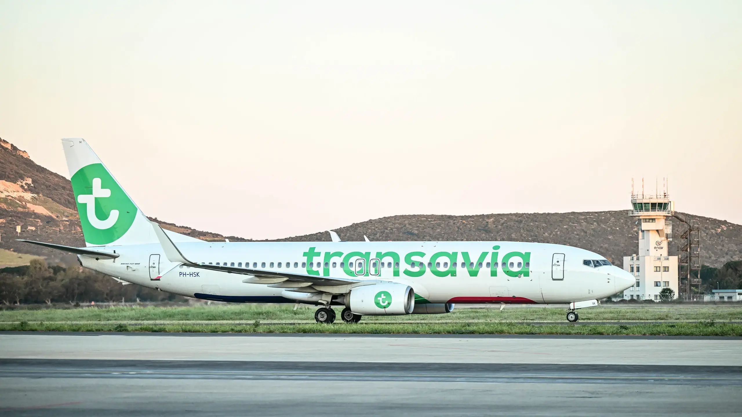Alghero-Parigi, decolla il primo volo diretto di Transavia France