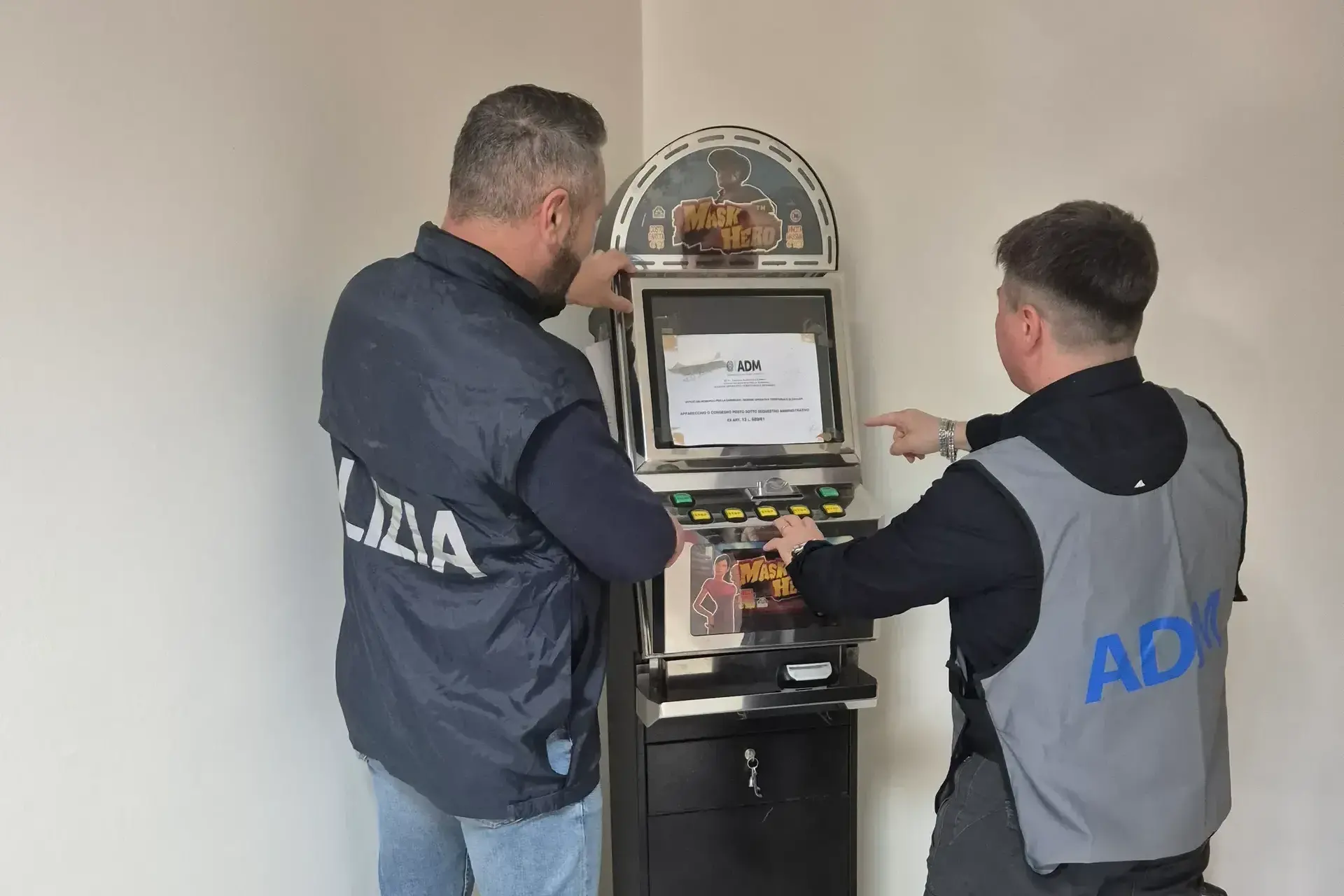 Blitz contro il gioco illegale a Sassari: multe e sequestri