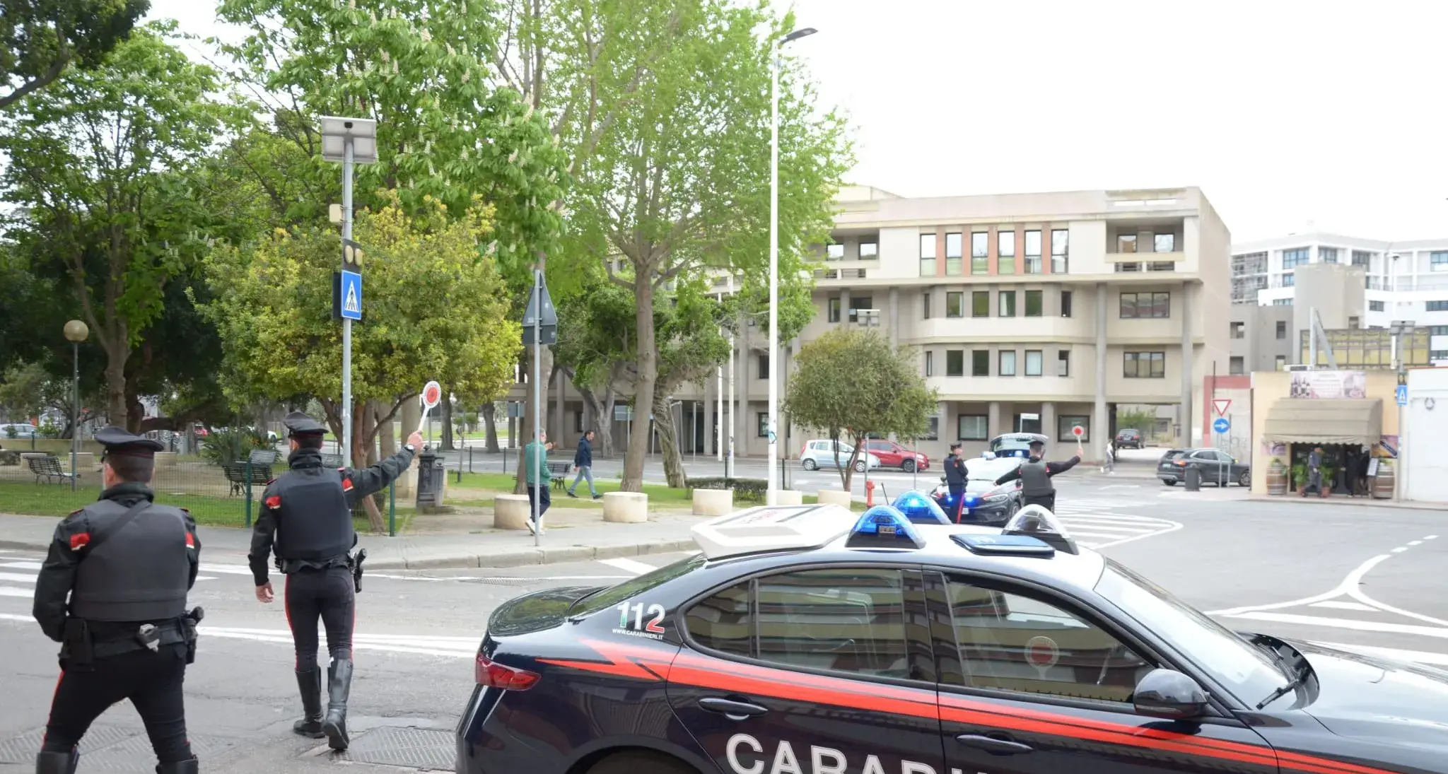 Furto su auto e resistenza a pubblico ufficiale: un arresto a Cagliari
