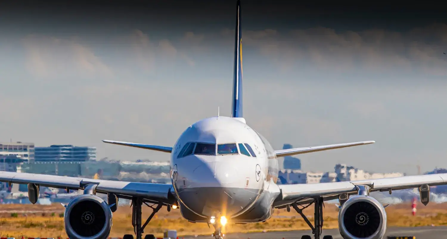 Crisi del Trasporto Aereo 2026: Guida a Costi, Sicurezza e Diritti del Passeggero