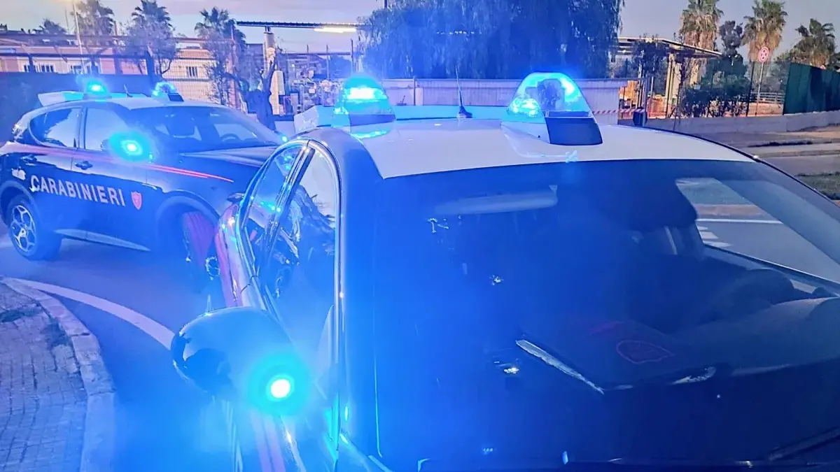 Sorpreso nella notte a rubare gasolio da un generatore: arrestato un 44enne a Santadi