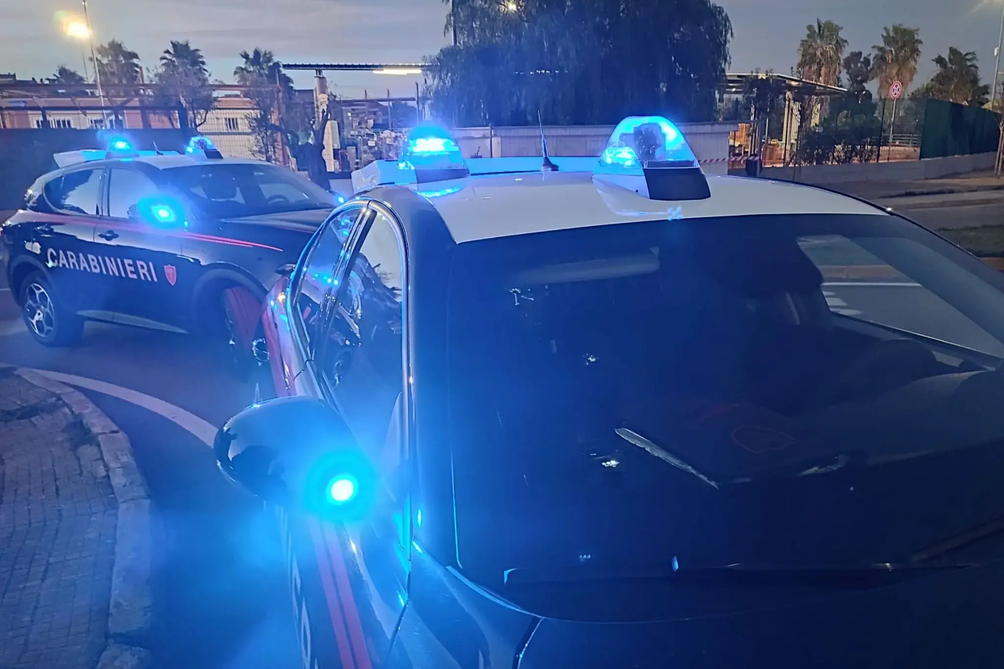 Fugge dai Carabinieri e si schianta: denunciato per fuga e guida in stato di ebbrezza a Carbonia