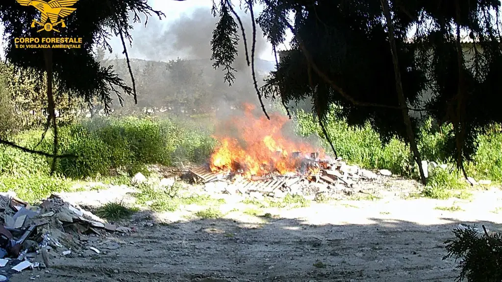 Rifiuti pericolosi nelle campagne di Maracalagonis: scattano denunce e sequestri