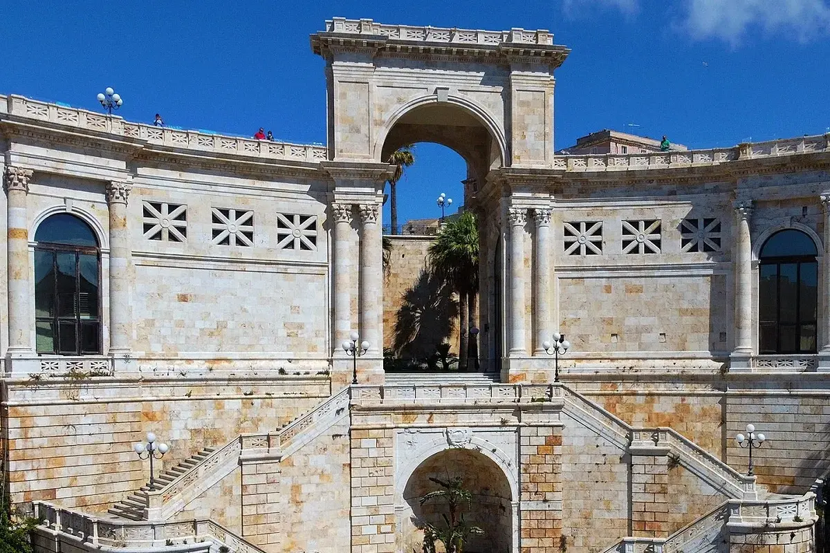 <p>Foto: profilo Facebook Massimo Zedda</p>\\n