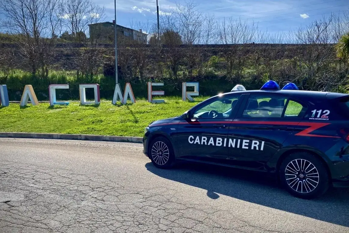 Macomer. Estorsione e minacce per un debito di droga: arrestati un uomo e una donna