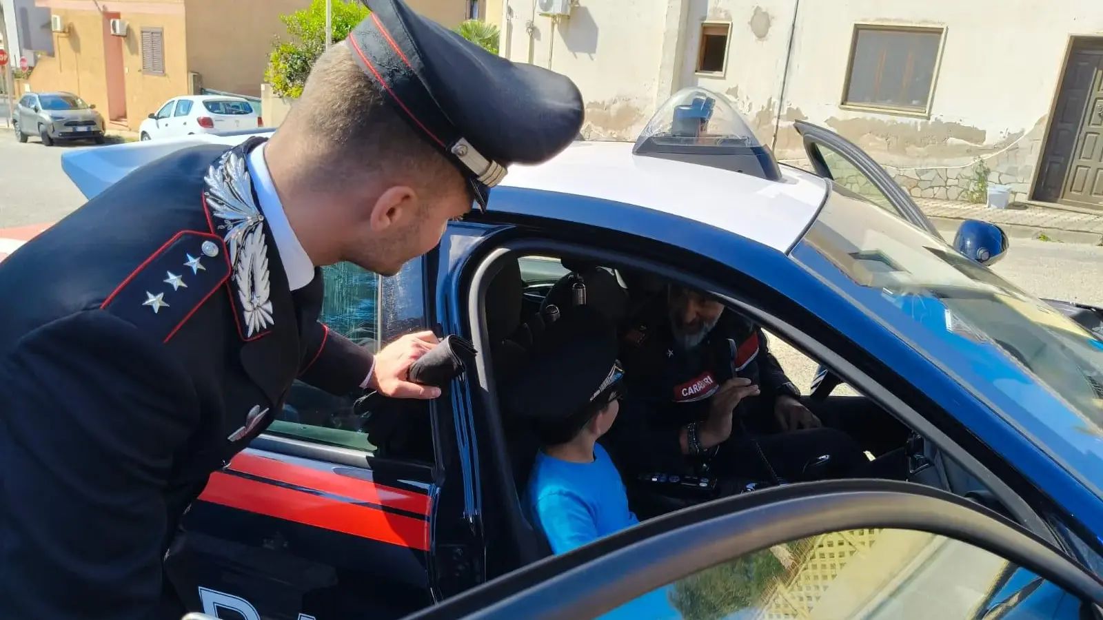 I piccoli alunni di Portoscuso incontrano i Carabinieri per una lezione di legalità