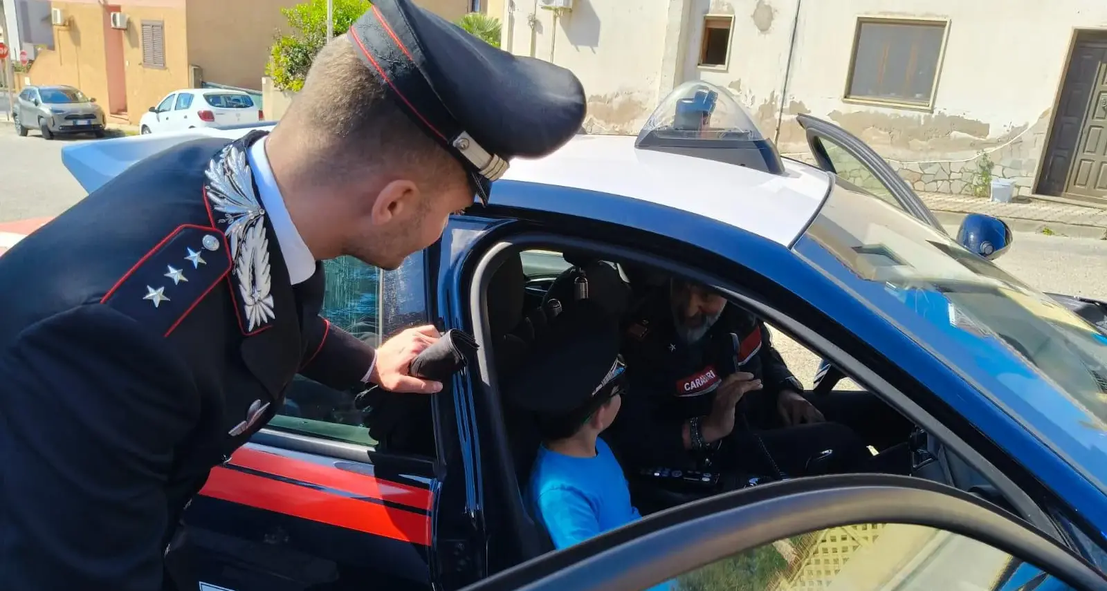 I piccoli alunni di Portoscuso incontrano i Carabinieri per una lezione di legalità