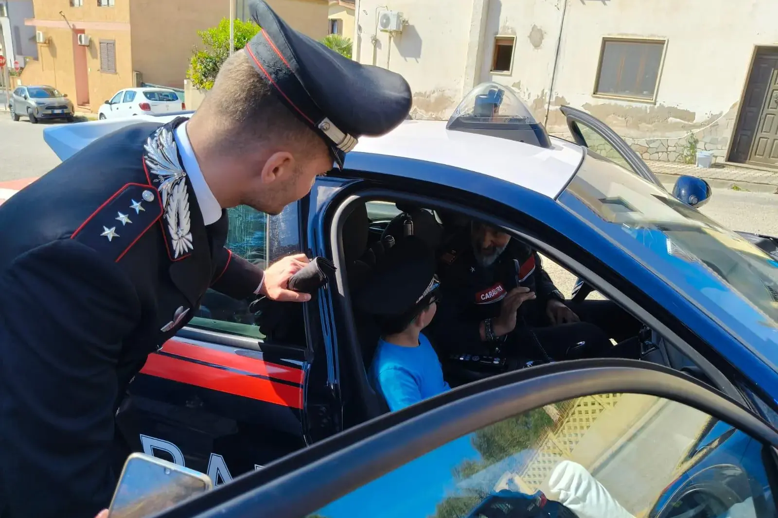 I piccoli alunni di Portoscuso incontrano i Carabinieri per una lezione di legalità