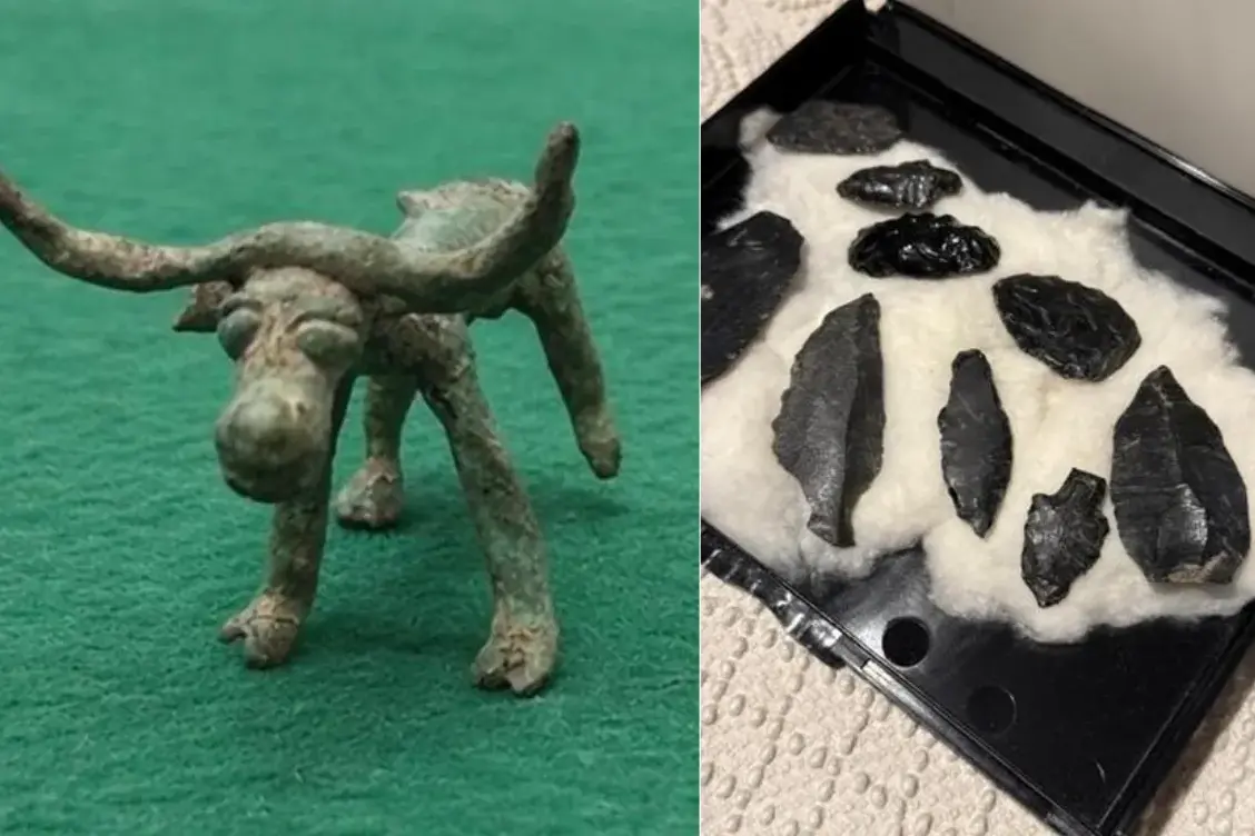 Un bronzetto nuragico e altri reperti archeologici in casa: scatta il sequestro a Oristano