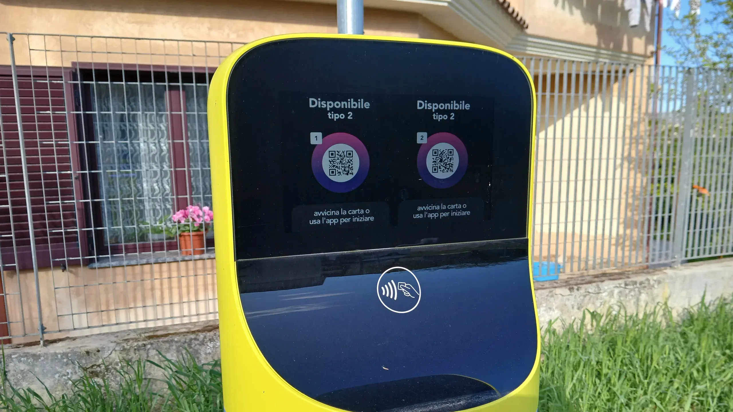 Poste Italiane lancia colonnine di ricarica gratuite a Sassari