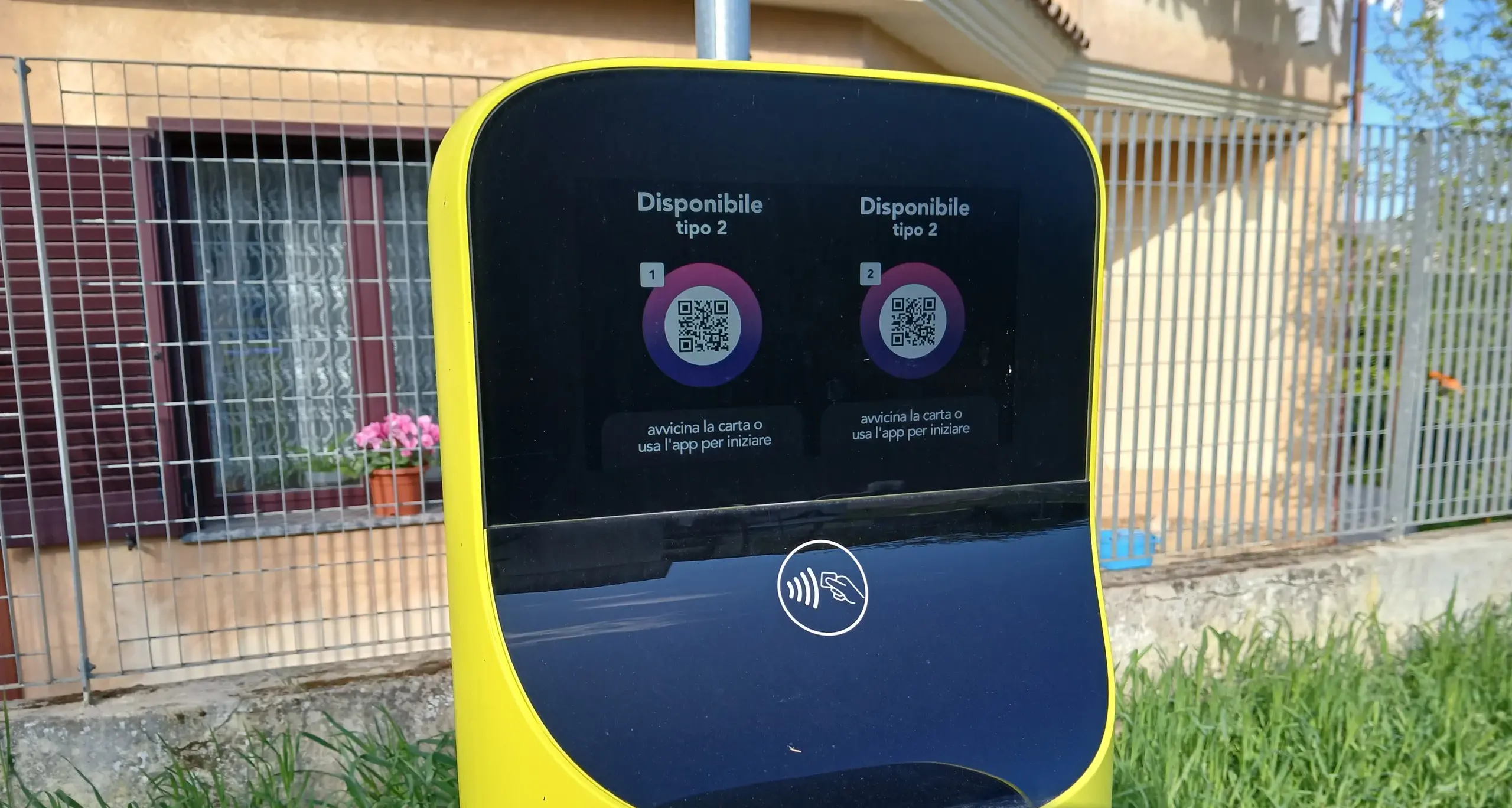 Poste Italiane lancia colonnine di ricarica gratuite a Sassari