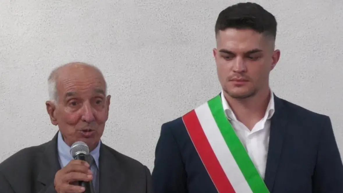 Sepoltura di Bernardo Zizi: il sindaco di Onifai risponde alla famiglia e ricostruisce l'iter