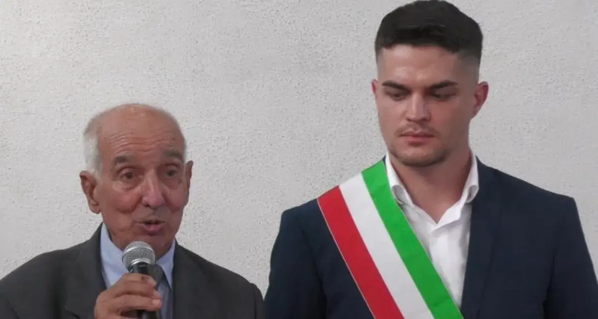 Sepoltura di Bernardo Zizi: il sindaco di Onifai risponde alla famiglia e ricostruisce l'iter