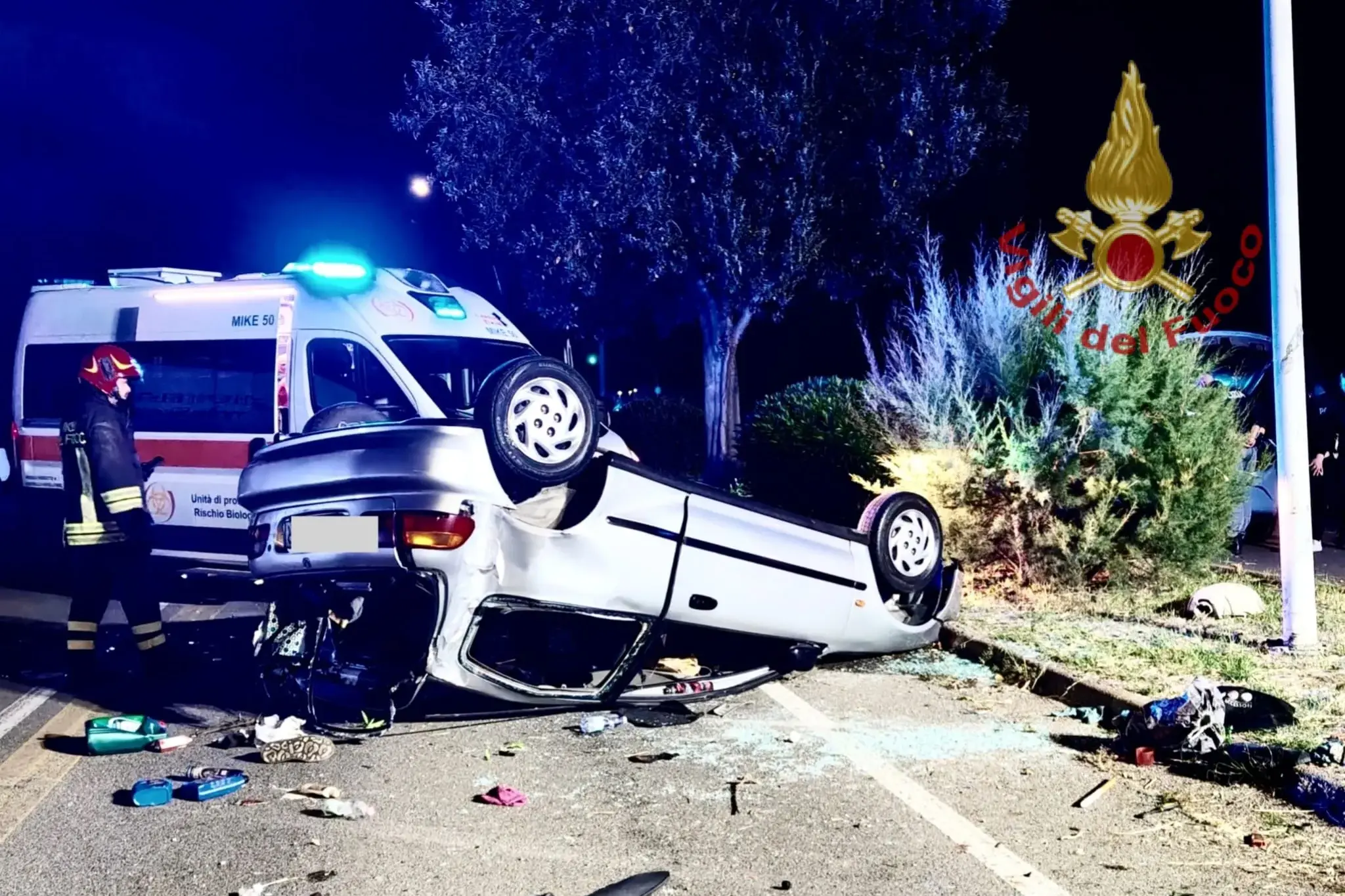 Cagliari. Due auto si ribaltano nella notte in via Lungo Saline: sette feriti, cinque in codice rosso